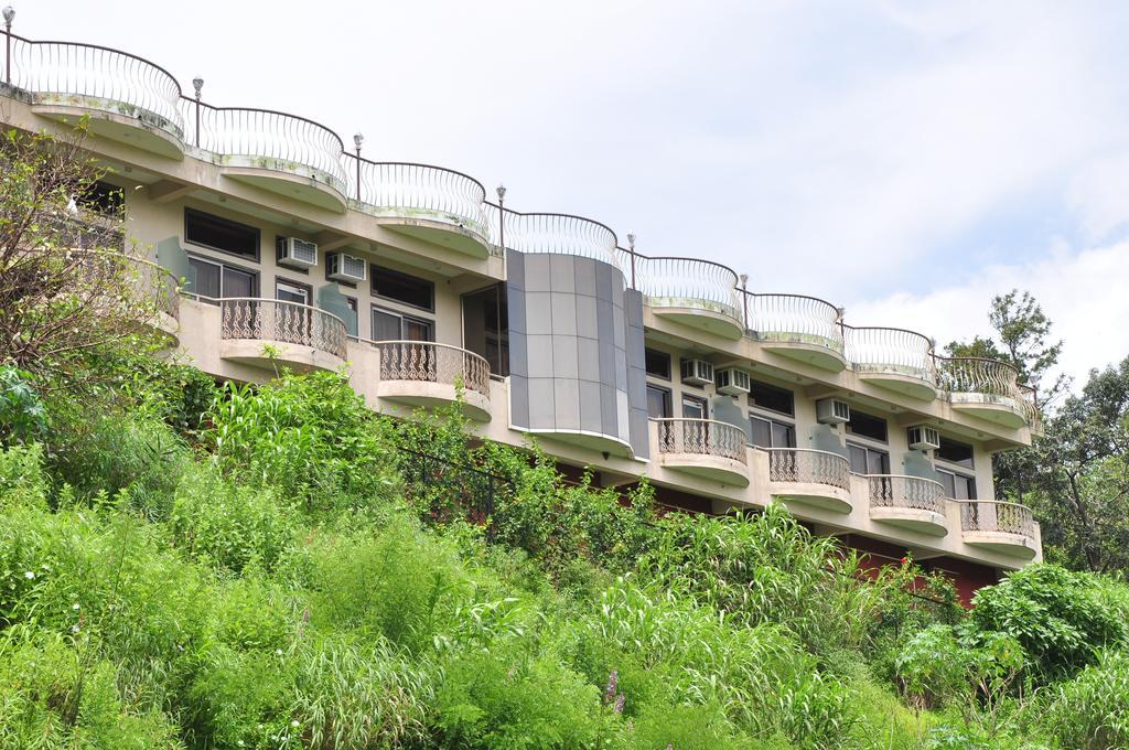 Raval Bunglow Hotel Pānchgani Exterior foto