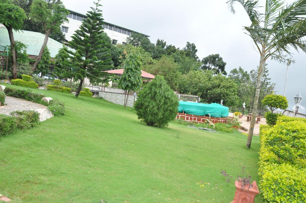 Raval Bunglow Hotel Pānchgani Exterior foto